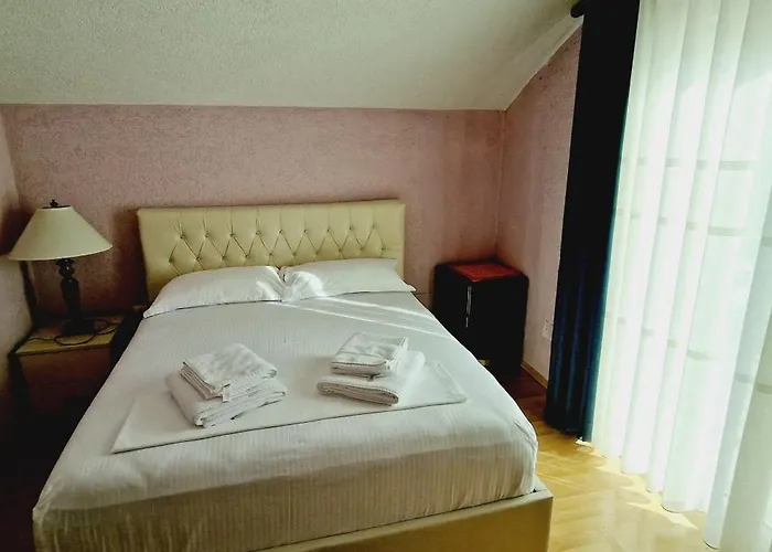 Sunrise Lindita アパート Pukë